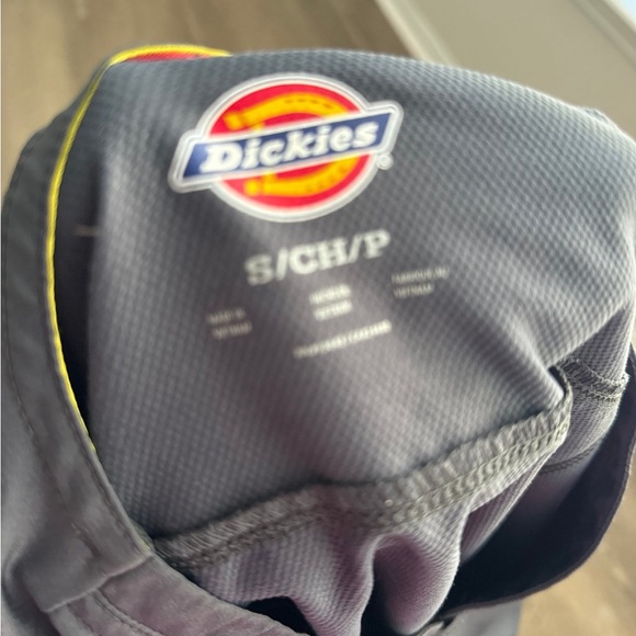 Scrub Top - Picture 3 of 3